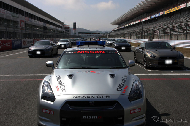 R35型 GT-R 限定のドライビングレッスン…2013年モデルも紹介
