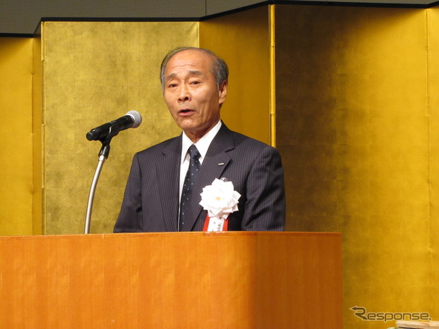 日本国際工作機械見本市2012日本工作機械工業会の横山元彦会長（ジェイテクト会長）