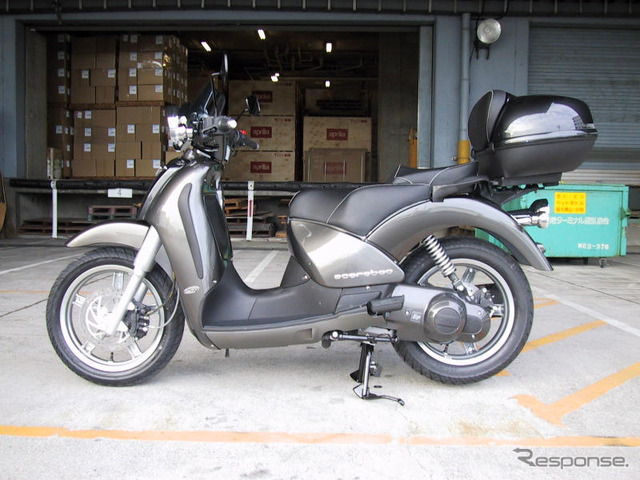 アプリリア スカラベオシリーズに250ccモデルを追加設定