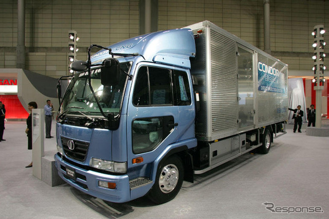 【東京モーターショー04】日産ディーゼル、環境で盛況