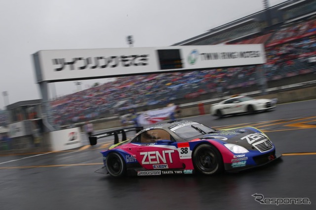 【SUPER GT 最終戦】SC430の立川/平手組が今季2勝目［写真蔵］