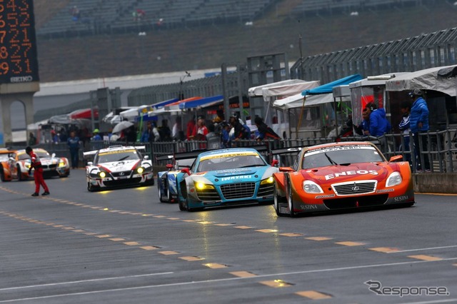 【SUPER GT 最終戦】SC430の立川/平手組が今季2勝目［写真蔵］