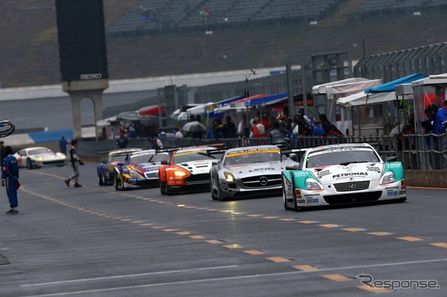 【SUPER GT 最終戦】SC430の立川/平手組が今季2勝目［写真蔵］