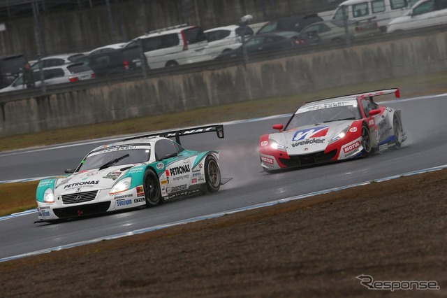 【SUPER GT 最終戦】SC430の立川/平手組が今季2勝目［写真蔵］