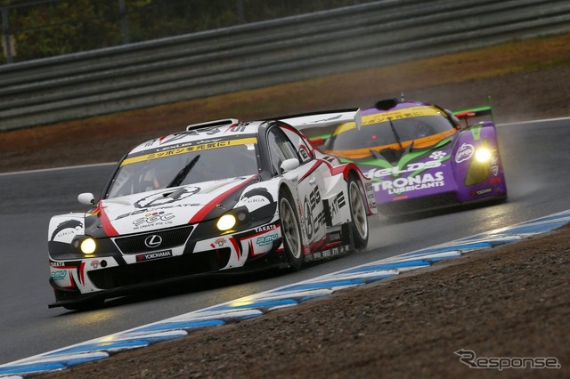 【SUPER GT 最終戦】GT300は峰尾/横溝組のポルシェが逆転でタイトル制す［写真蔵］