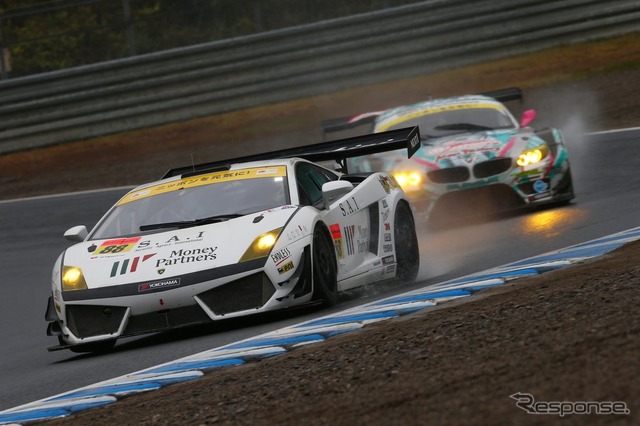 【SUPER GT 最終戦】GT300は峰尾/横溝組のポルシェが逆転でタイトル制す［写真蔵］