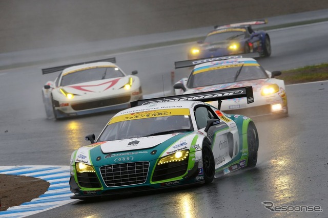 【SUPER GT 最終戦】GT300は峰尾/横溝組のポルシェが逆転でタイトル制す［写真蔵］
