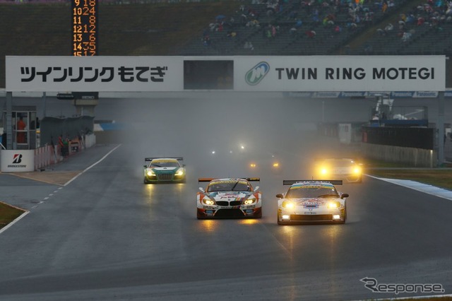 【SUPER GT 最終戦】GT300は峰尾/横溝組のポルシェが逆転でタイトル制す［写真蔵］
