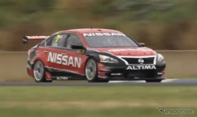日産アルティマ V8スーパーカーのシェイクダウンテスト