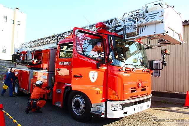 志村消防署の消防車