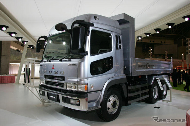 【東京モーターショー04】三菱ふそう スーパーグレートは積載量を拡大