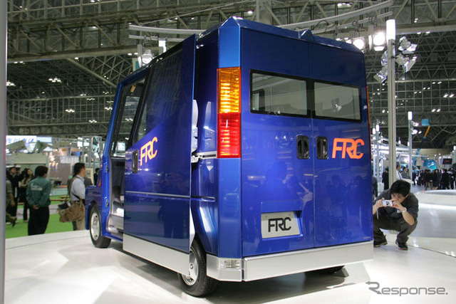 【東京モーターショー04】ダイハツ FRCはツールメーカーが似合う