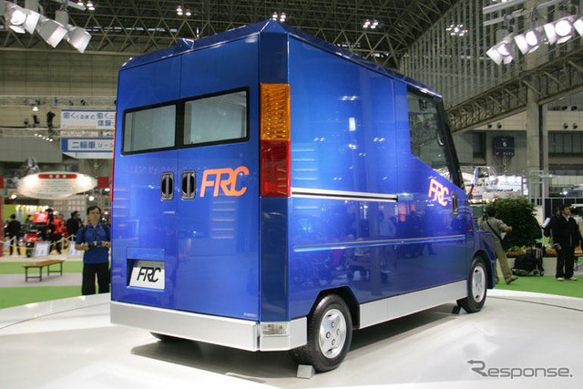 【東京モーターショー04】ダイハツ FRCはツールメーカーが似合う