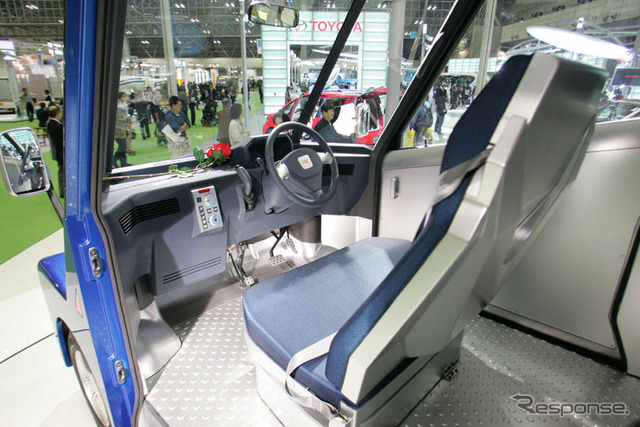 【東京モーターショー04】ダイハツ FRCはツールメーカーが似合う
