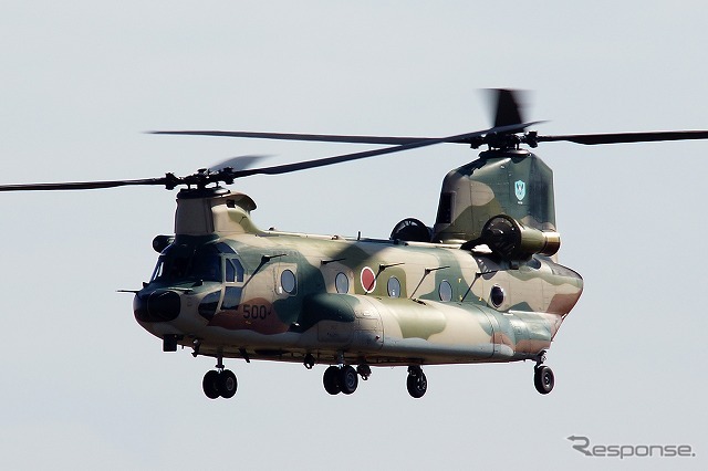 大型輸送ヘリのCH-47チヌーク。解説を担当する自衛官がハイテンションすぎて会場が沸く。