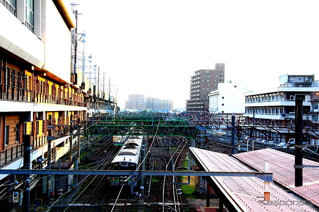 立体交差化事業工事がすすめられている新潟駅在来線ホーム