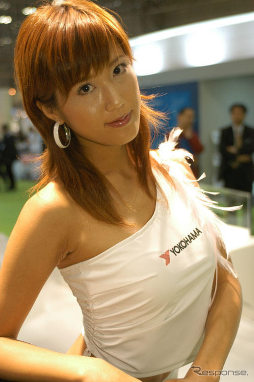 【東京モーターショー04】コンパニオン写真蔵…見ないでっ!