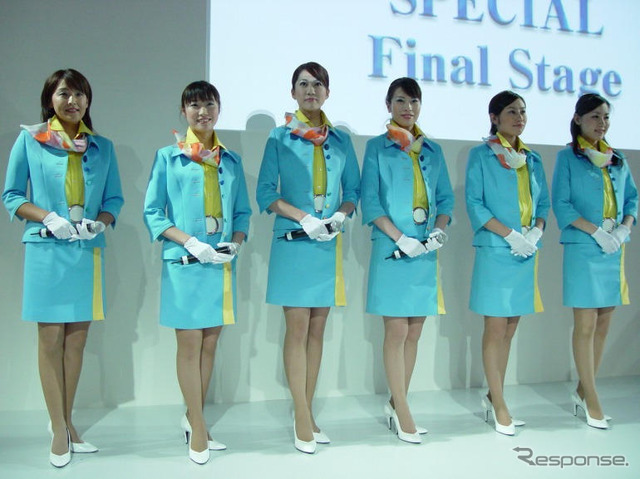 【東京モーターショー04】スバルのラストステージはさわやかに