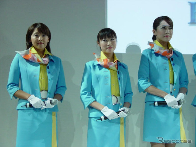 【東京モーターショー04】スバルのラストステージはさわやかに