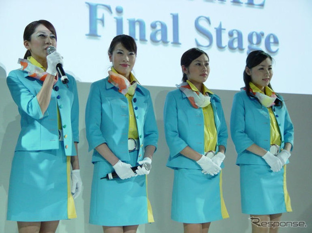【東京モーターショー04】スバルのラストステージはさわやかに
