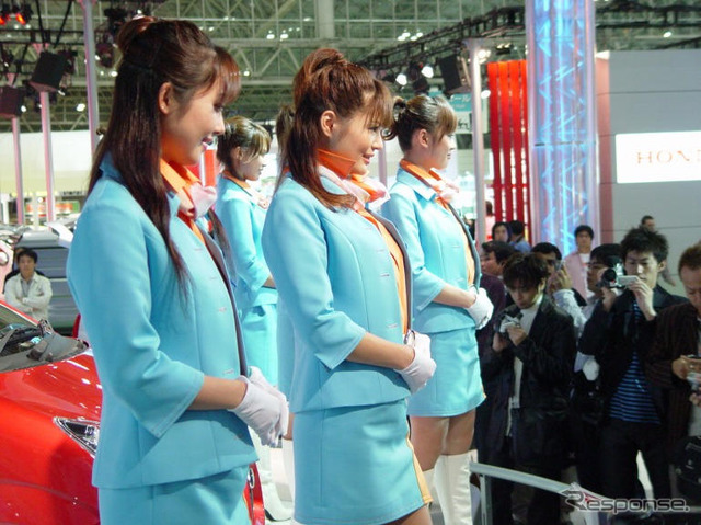 【東京モーターショー04】スバルのラストステージはさわやかに