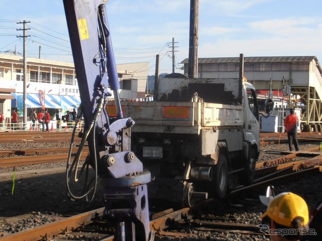 軌陸車(ダンプカー)(水郡線営業所まつり2011)