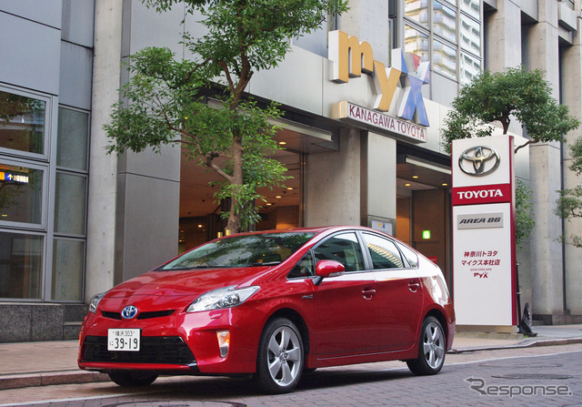 トヨタディーラーで実施中の「エコドライブキャンペーン」を体験した。燃費計測やアドバイスを無料で受ける事ができる(神奈川トヨタ・マイクス本社店)