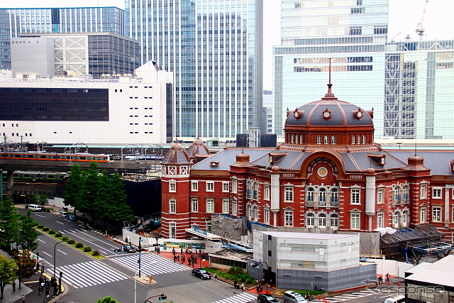 東京駅丸の内側