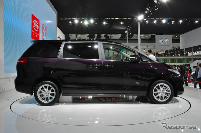 BYD・M6