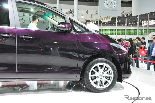 BYD・M6