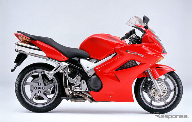 ホンダ VFRに“勝利の赤”を設定