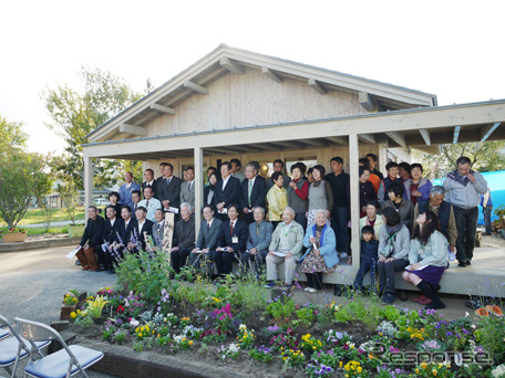 ●『みんなの家』被災地支援活動の建築プロジェクト：帰心の会+仙台市+釜石市+特定非営利法人@リアスNPOサポートセンター