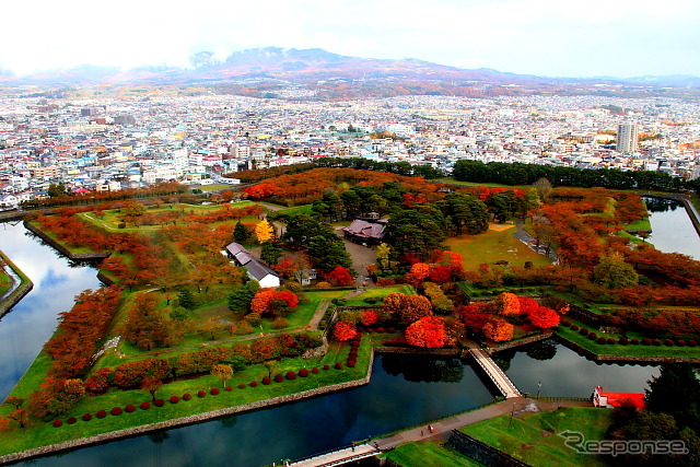 五稜郭タワーから横津連山を望む