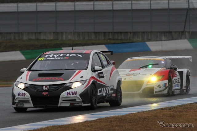 WTCCシビックとGT300のCR-Z GT