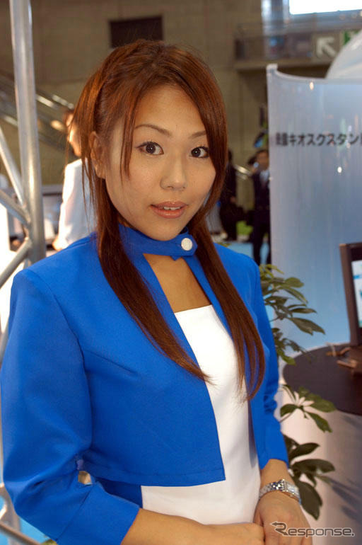 【東京モーターショー04】コンパニオン写真蔵…ちょっと、ちょっと