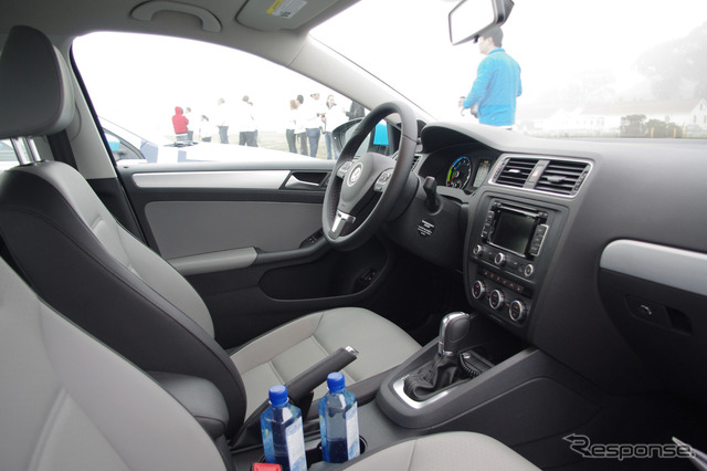 VW ジェッタハイブリッド Think Blue. World Championship 2012仕様