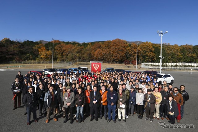 2012-2013 COTY 10ベストカー発表のようす