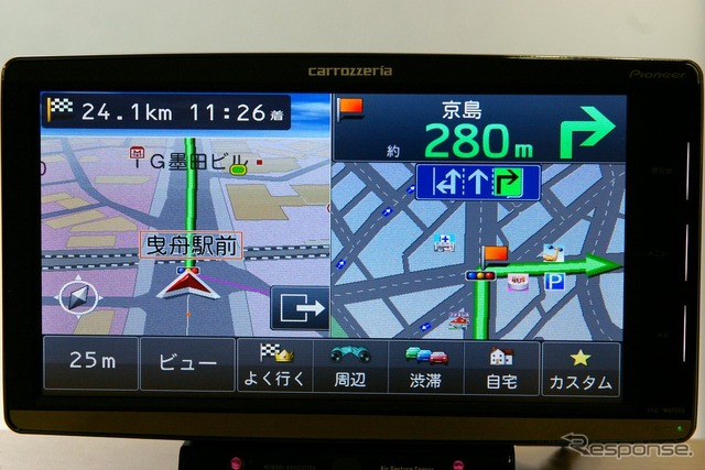 カロッツェリア 楽ナビ AVIC-MRP009 画面の見え方は一体機に準じているが、若干ボタンサイズや表示などが大きめとなっている