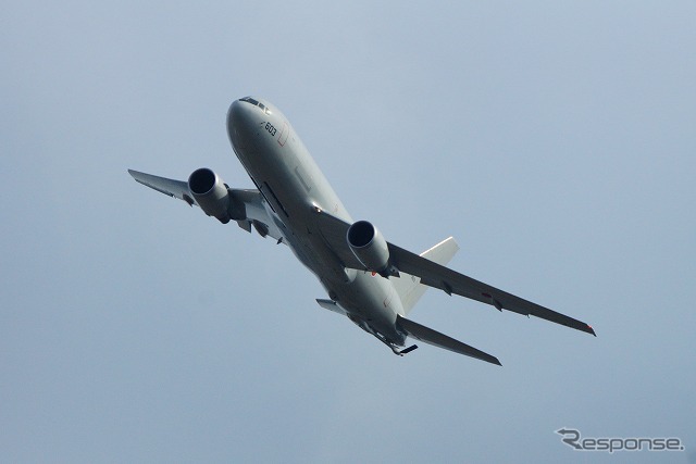航空自衛隊の空中給油機、KC-767。旅客機のボーイング767がベースとなっている。