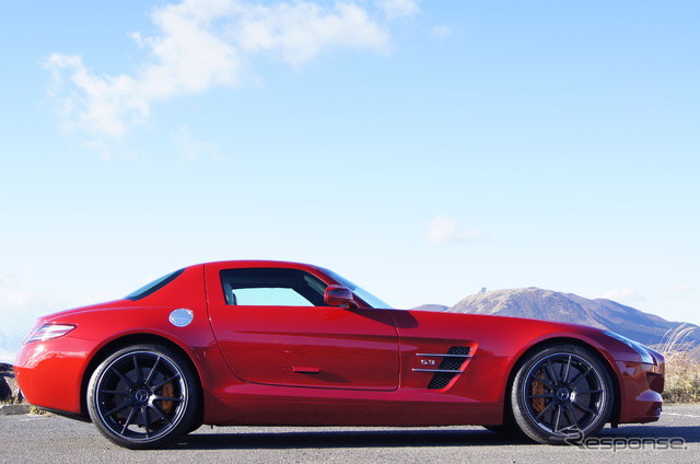 メルセデスベンツ SLS AMG