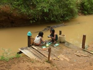 懐かしのミャンマーを行く (18) インレー湖 日本の食べ物の原型を見る
