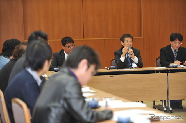 「トヨタハイブリッド開発者への15の質問」