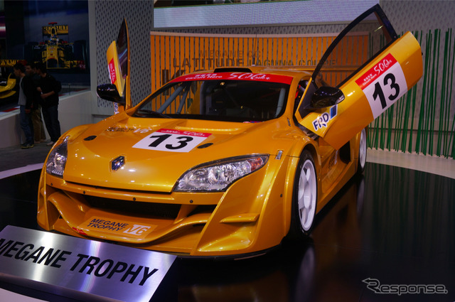 ルノー MEGANE TROPHY