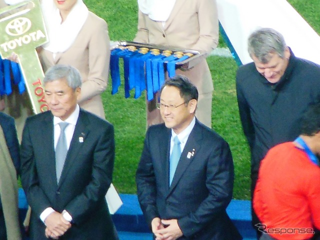 【新聞ウォッチ】総選挙は自民圧勝、トヨタ杯世界一はコリンチャンス