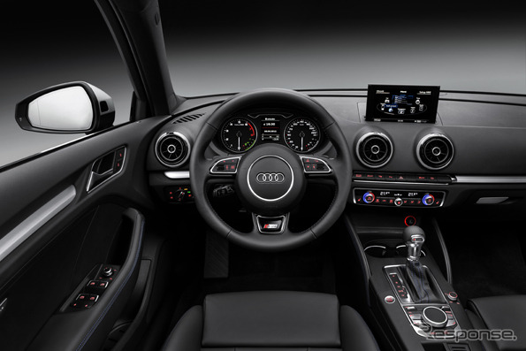 新型アウディ A3 スポーツバック TCNG(天然ガス車)