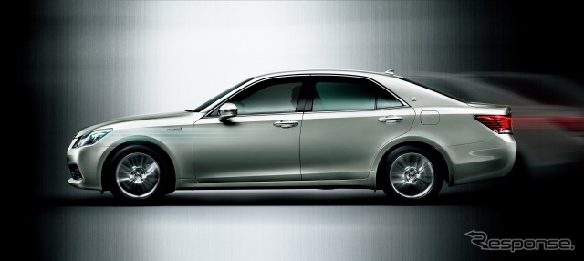 トヨタ・クラウン Hybrid ロイヤルサルーンG