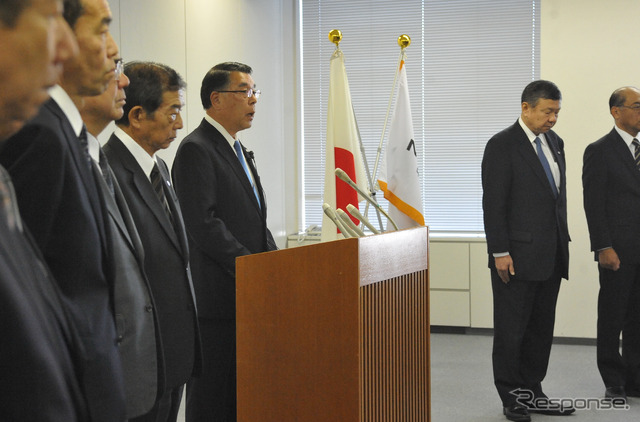 社員らを前に年頭挨拶する中日本高速・金子剛一社長CEO（4日・名古屋市）