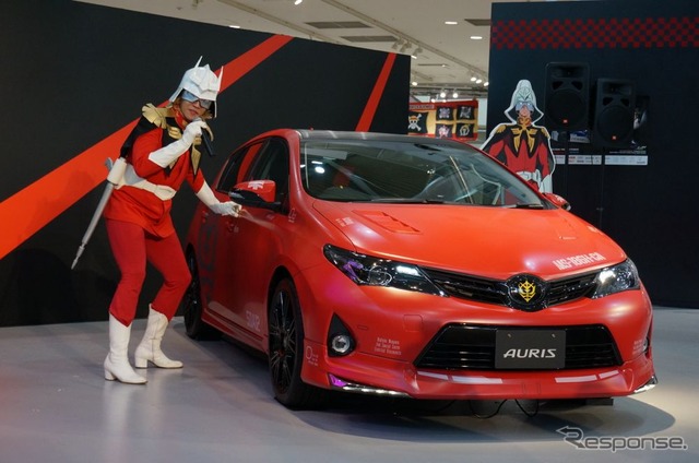 シャアのコスプレで登場したぬまっちさん、“こいつ、動くぞ!”と、違うキャラクターの台詞を…。