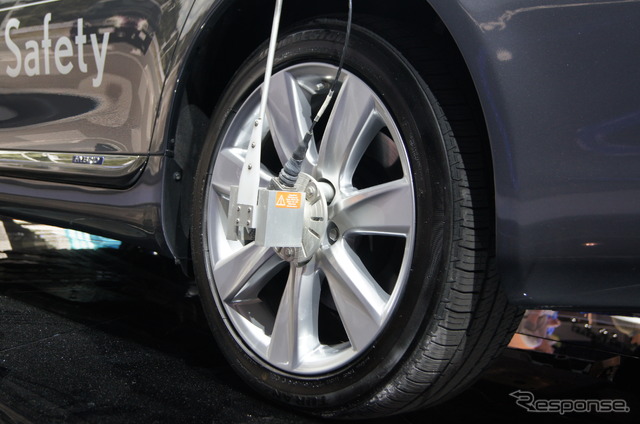 「LEXUS INTEGRATED SAFETY」を搭載したレクサス LS(CES13)