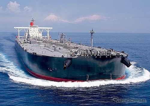 大型原油タンカー